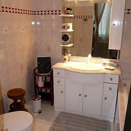 La Louisiane 31 Bed & Breakfast *